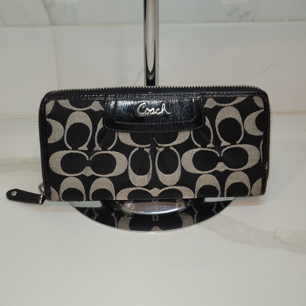 Coach Ashley Pleated Signature Wallet Vintage